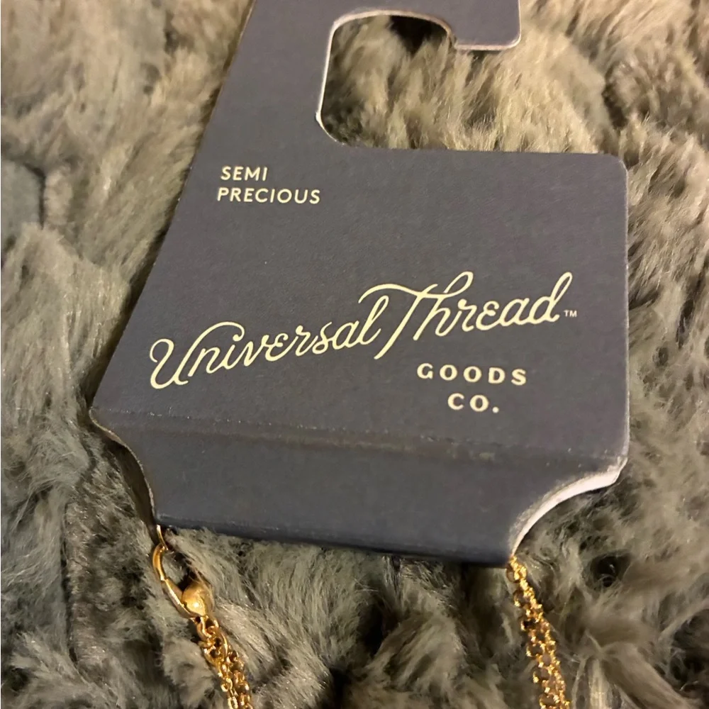 Universal Thread Gold Necklace with Opal Pendant - Picture 3 of 4